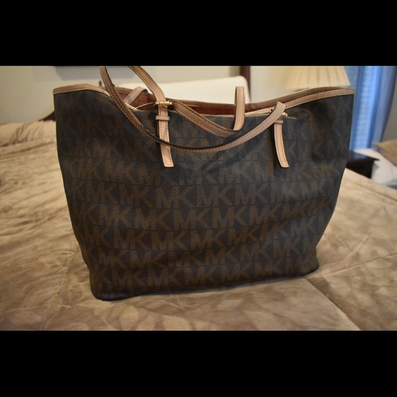 Michael Kors Tote - Picture 3 of 8